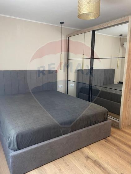 Apartament cu 2 camere decomandat, mobilat în Decebal