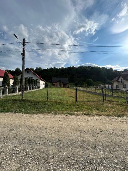 Casă individuală cu 4 camere cu Teren 2047 Mp în Bivolăria