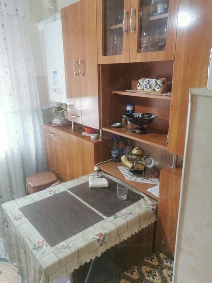 Apartament cu 3 camere semidecomandat în Râmnicu Sărat