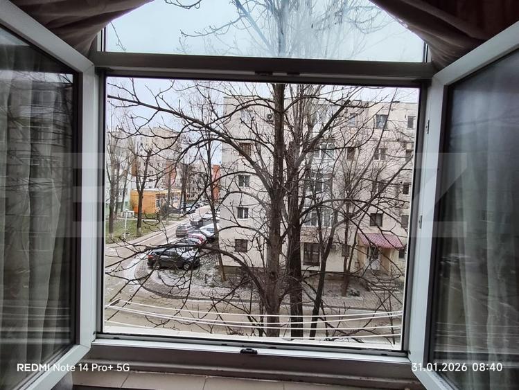 Apartament cu 3 camere semidecomandat, mobilat în Alexandru cel Bun