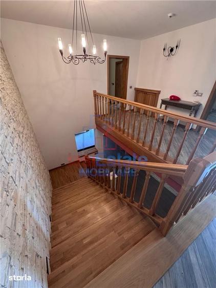 Casă cu 5 camere cu Teren 1000 Mp în Rediu