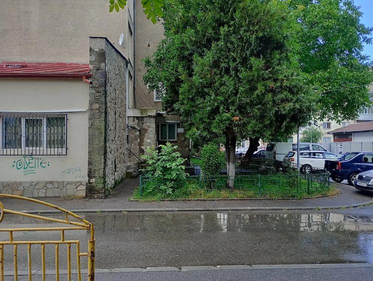Garsonieră decomandată în Central