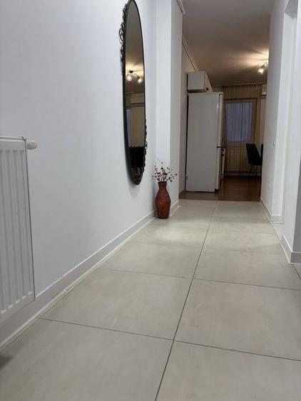 Apartament cu 3 camere decomandat, mobilat în Dâmbul Rotund