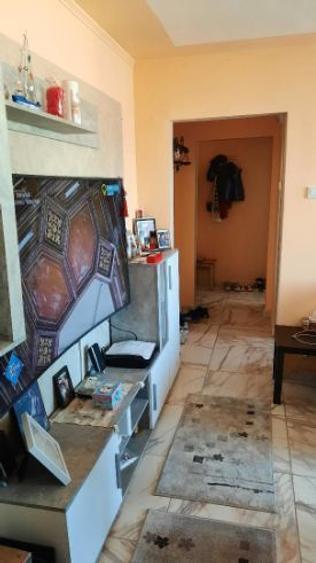 Apartament cu 3 camere semidecomandat în Ferentari