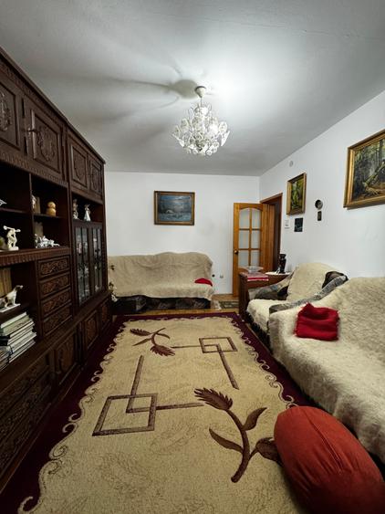 Apartament cu 3 camere decomandat în Tătărași