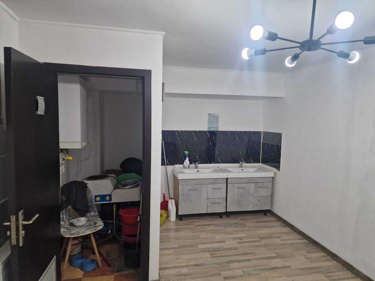 Spațiu comercial, de 123 mp, în Central