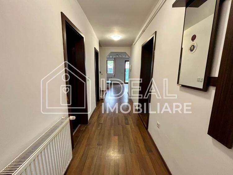 Casă individuală cu 5 camere cu Canalizare în Șelimbăr