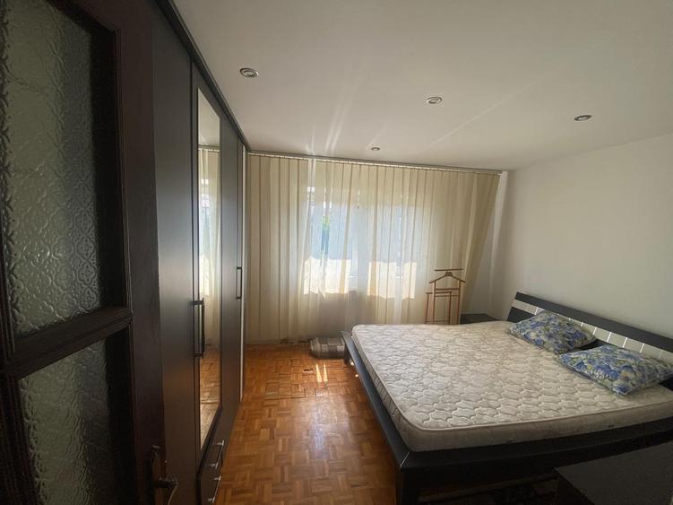 Apartament cu 2 camere decomandat, mobilat în Central