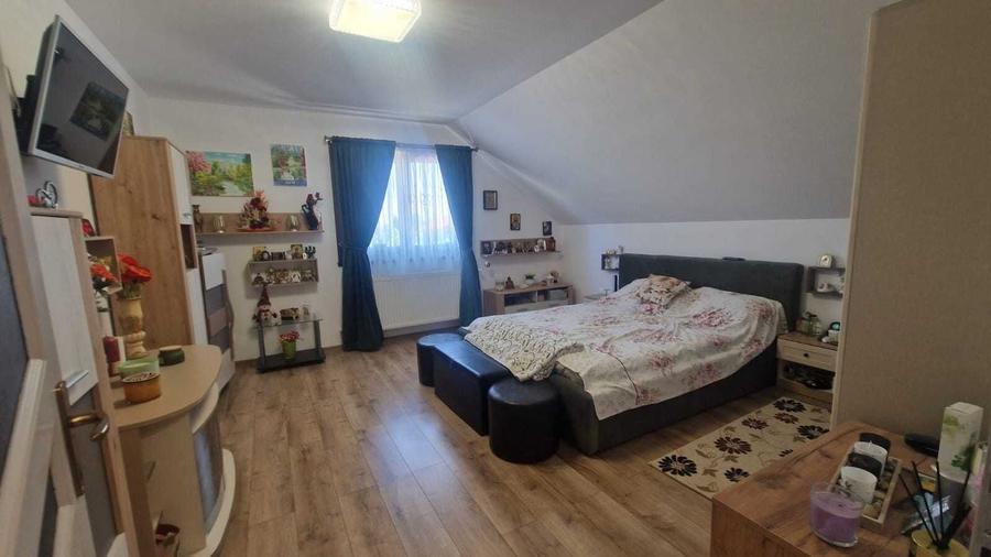 Casă cu 4 camere în Stupini
