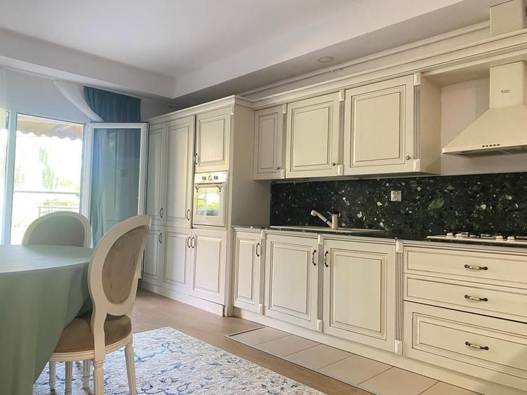 Apartament cu 3 camere semidecomandat în Ștefăneștii de Jos