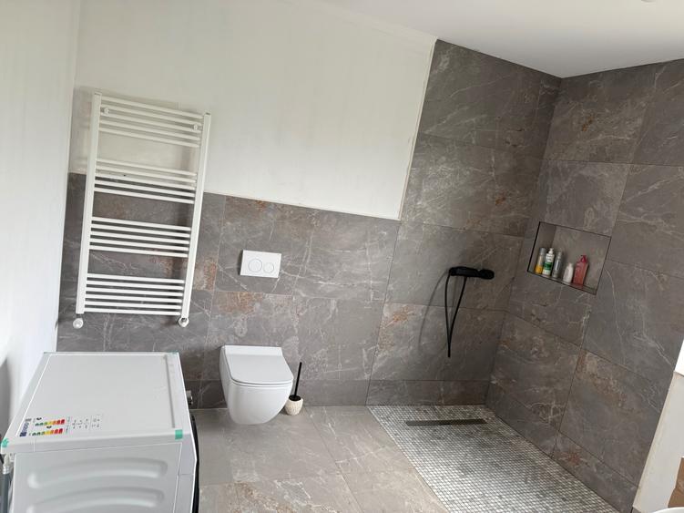 Casă cu 2 camere în Central
