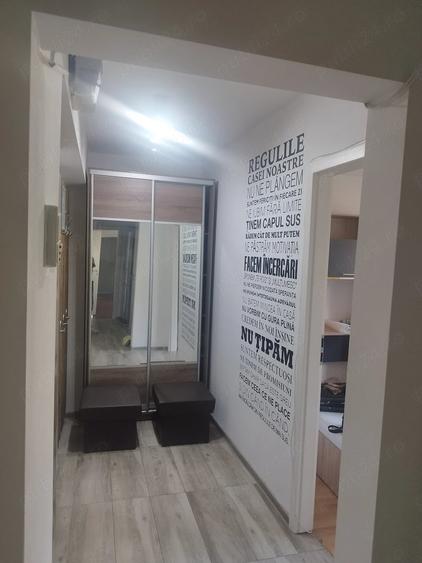 Apartament cu 3 camere semidecomandat în Șagului