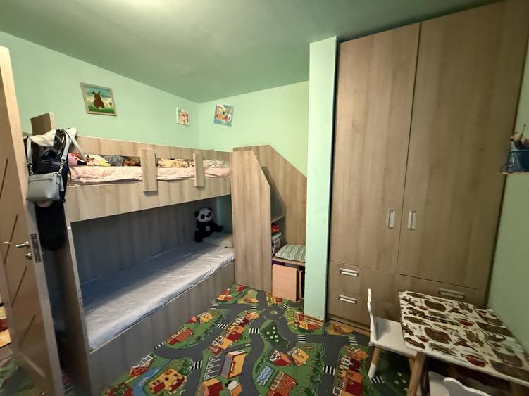 Apartament cu 3 camere, mobilat în Buziașului