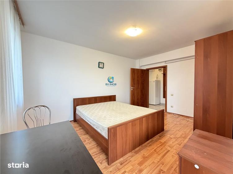 Garsonieră decomandată în Gării