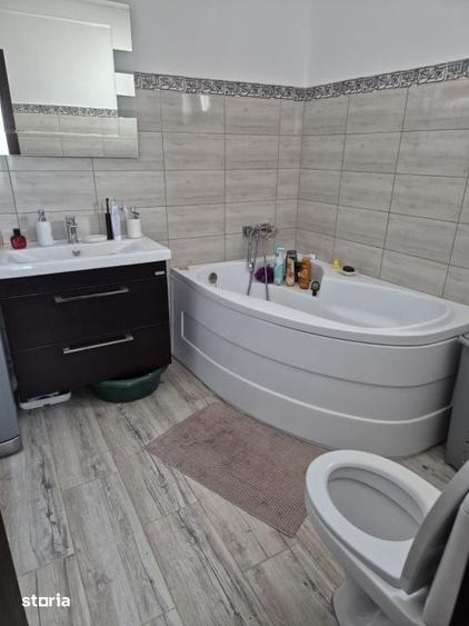 Casă cu 3 camere cu Teren 350 Mp în Șimnicu de Sus