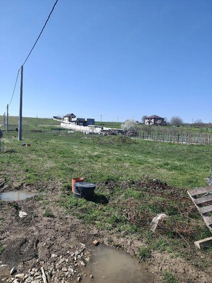 Teren de 337 mp, în Pielești