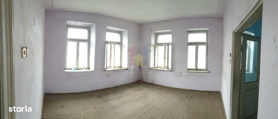 Casă cu 4 camere în Nicolae Bălcescu