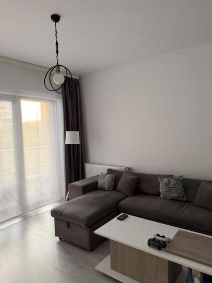 Apartament cu 2 camere semidecomandat, mobilat în Mihai Bravu