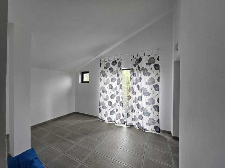Casă individuală cu 5 camere cu Canalizare în Pipera