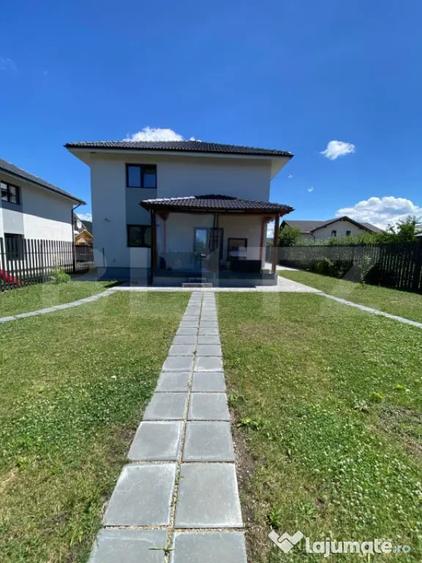 Casă cu 4 camere cu Teren 410 Mp în Sud