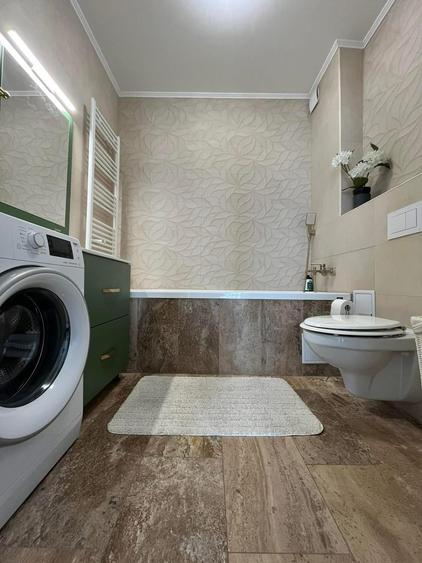 Apartament cu 3 camere decomandat în Europa