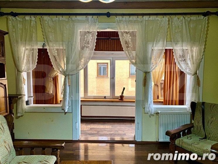 Casă cu 8 camere cu Teren 350 Mp în Rădăuți