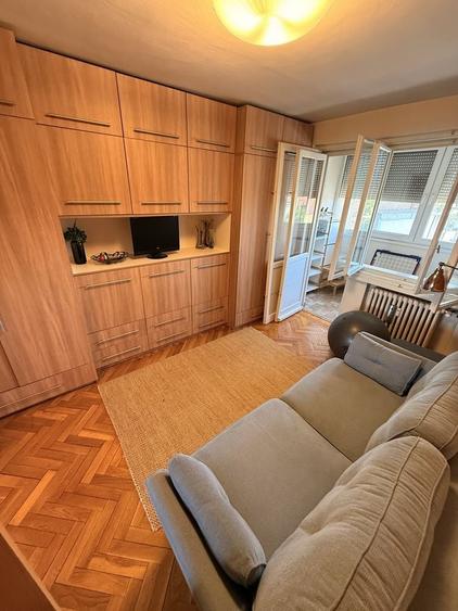 Apartament cu 3 camere semidecomandat în Ultracentral