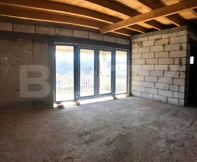 Casă individuală cu 6 camere cu Teren 3050 Mp în Bezdead