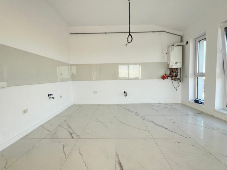 Penthouse cu 2 camere decomandat, mobilat în Braytim