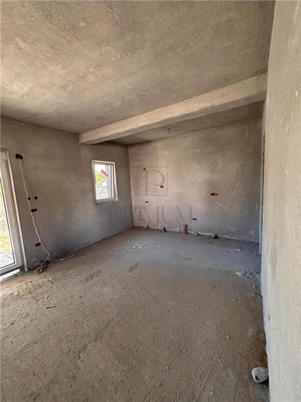 Duplex cu 5 camere cu Canalizare în Moșnița Nouă