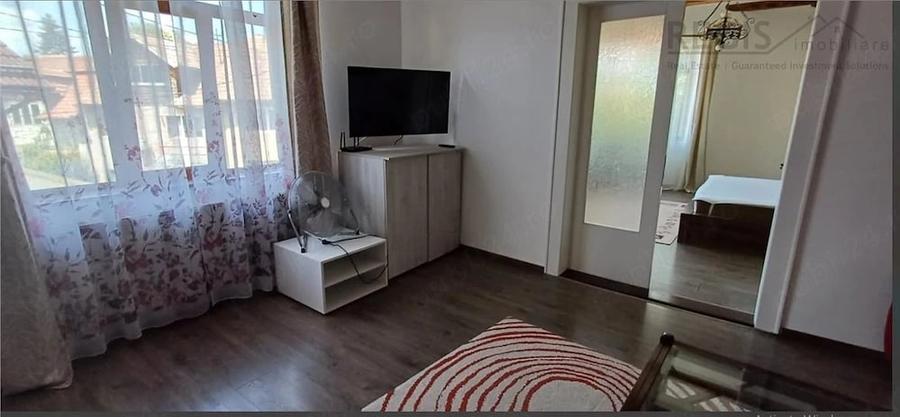 Apartament cu 2 camere semidecomandat, mobilat în Central