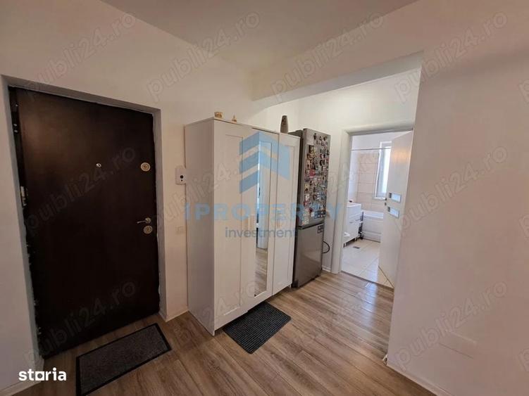 Apartament cu 3 camere decomandat în Roșu