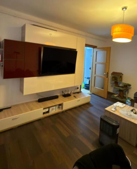 Apartament cu 2 camere decomandat în Casa de Cultură