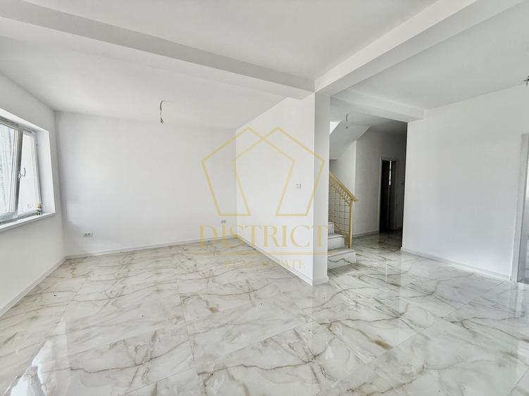 Duplex cu 4 camere cu Canalizare în Moșnița Veche