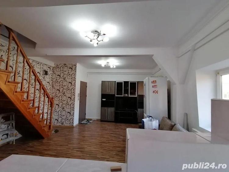 Apartament cu 3 camere decomandat, mobilat în Ostroveni