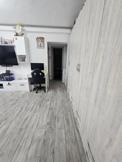 Apartament cu 2 camere semidecomandat în Berceni
