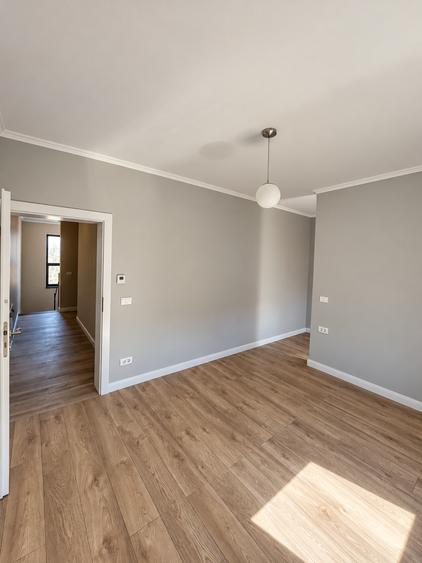 Duplex cu 5 camere cu Canalizare în Covaci