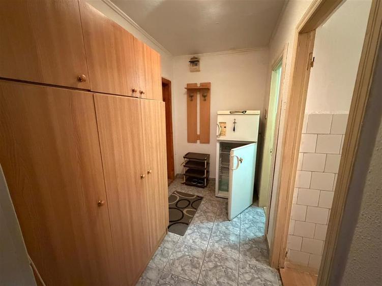 Garsonieră decomandată în Sud