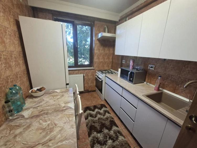Apartament cu 3 camere decomandat în Craiovei