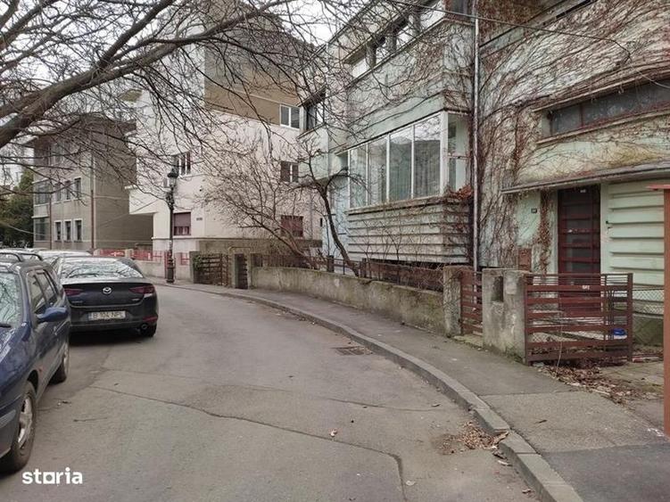 Apartament cu 3 camere semidecomandat în Libertății