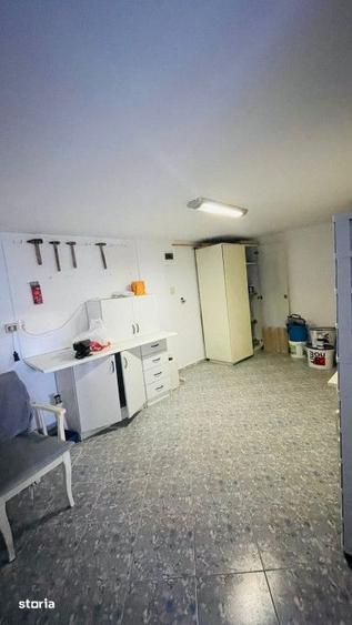 Casă cu 5 camere cu Canalizare în Central
