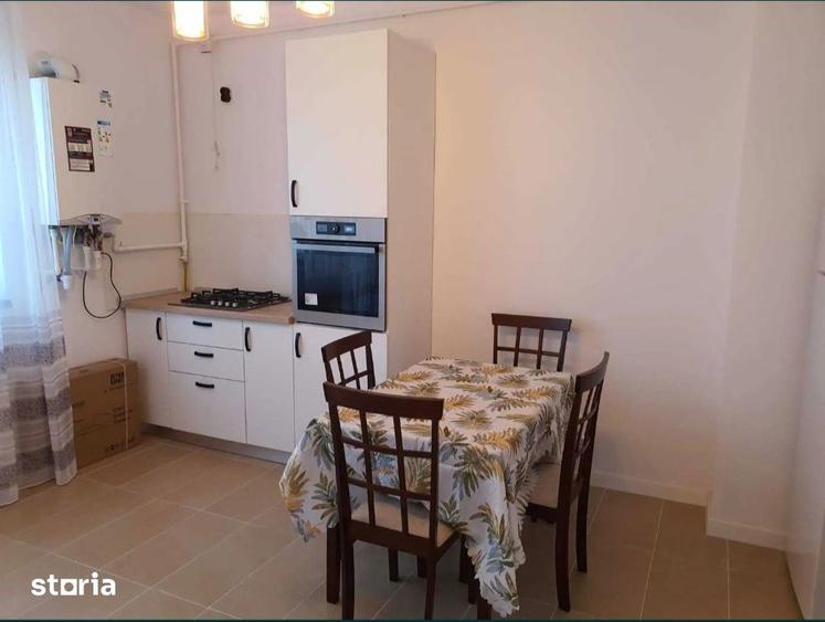 Apartament cu 2 camere decomandat, mobilat în Central