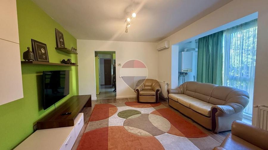 Apartament cu 3 camere semidecomandat, mobilat în Săsar