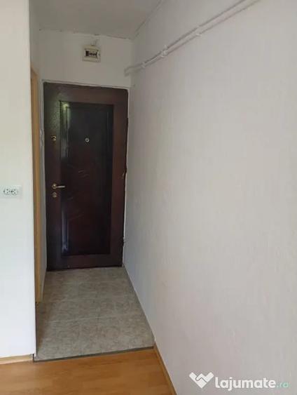 Garsonieră semidecomandată în Central