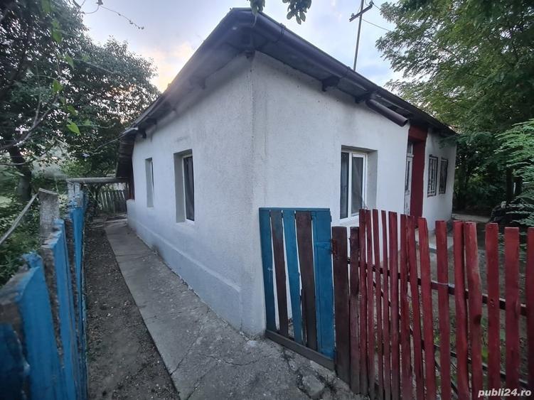 Casă cu 3 camere cu Teren 2100 Mp în Scorțaru Nou