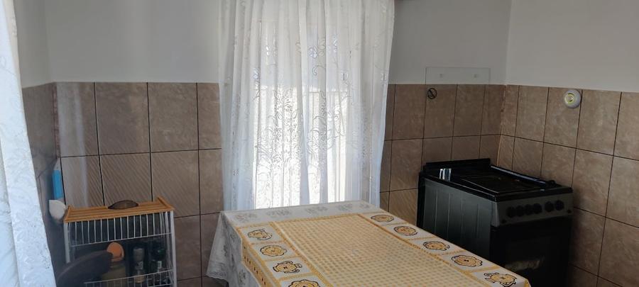 Casă individuală cu 3 camere cu Teren 7900 Mp în Săcelu