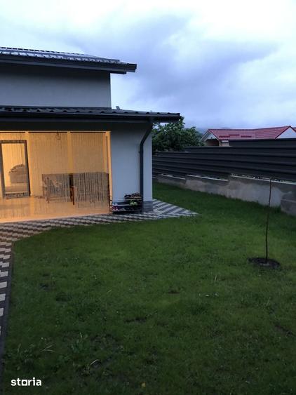 Casă cu 4 camere cu Teren 500 Mp în Coman