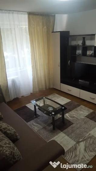 Apartament cu 3 camere semidecomandat în Chibrit