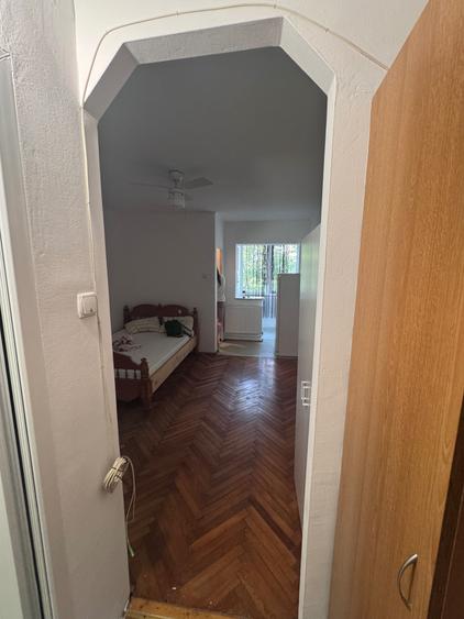 Garsonieră decomandată în Iosia
