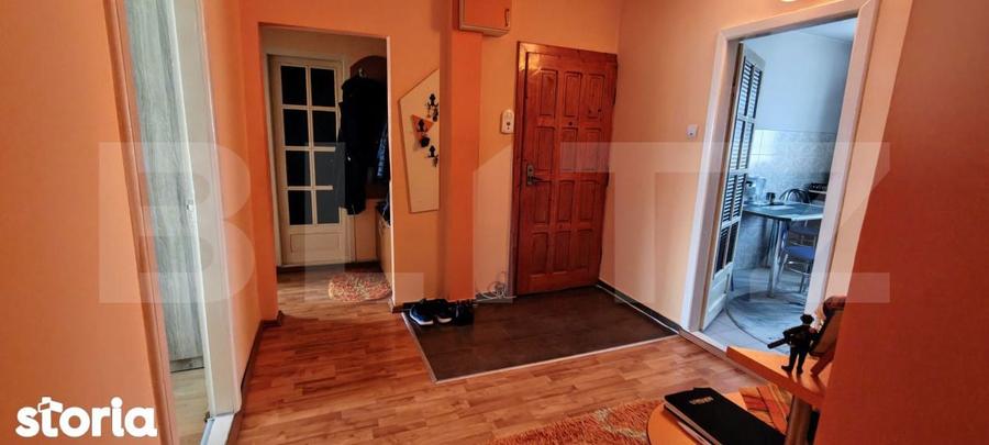 Apartament cu 4 camere decomandat în Central